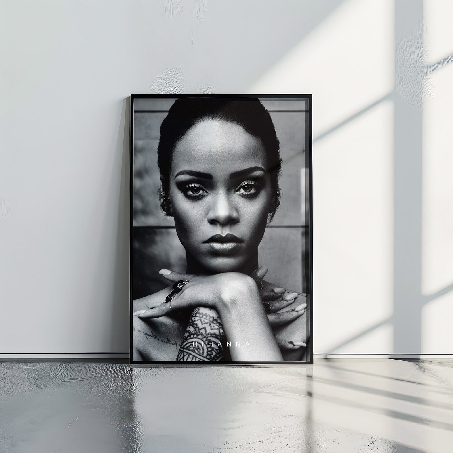RIHANNA Black & White - תמונות לבית, לסלון ולמשרד