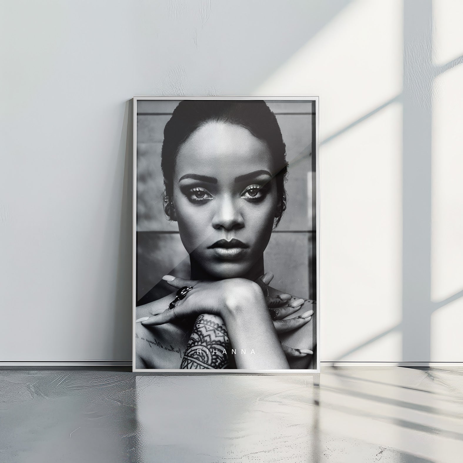 RIHANNA Black & White - תמונות לבית, לסלון ולמשרד
