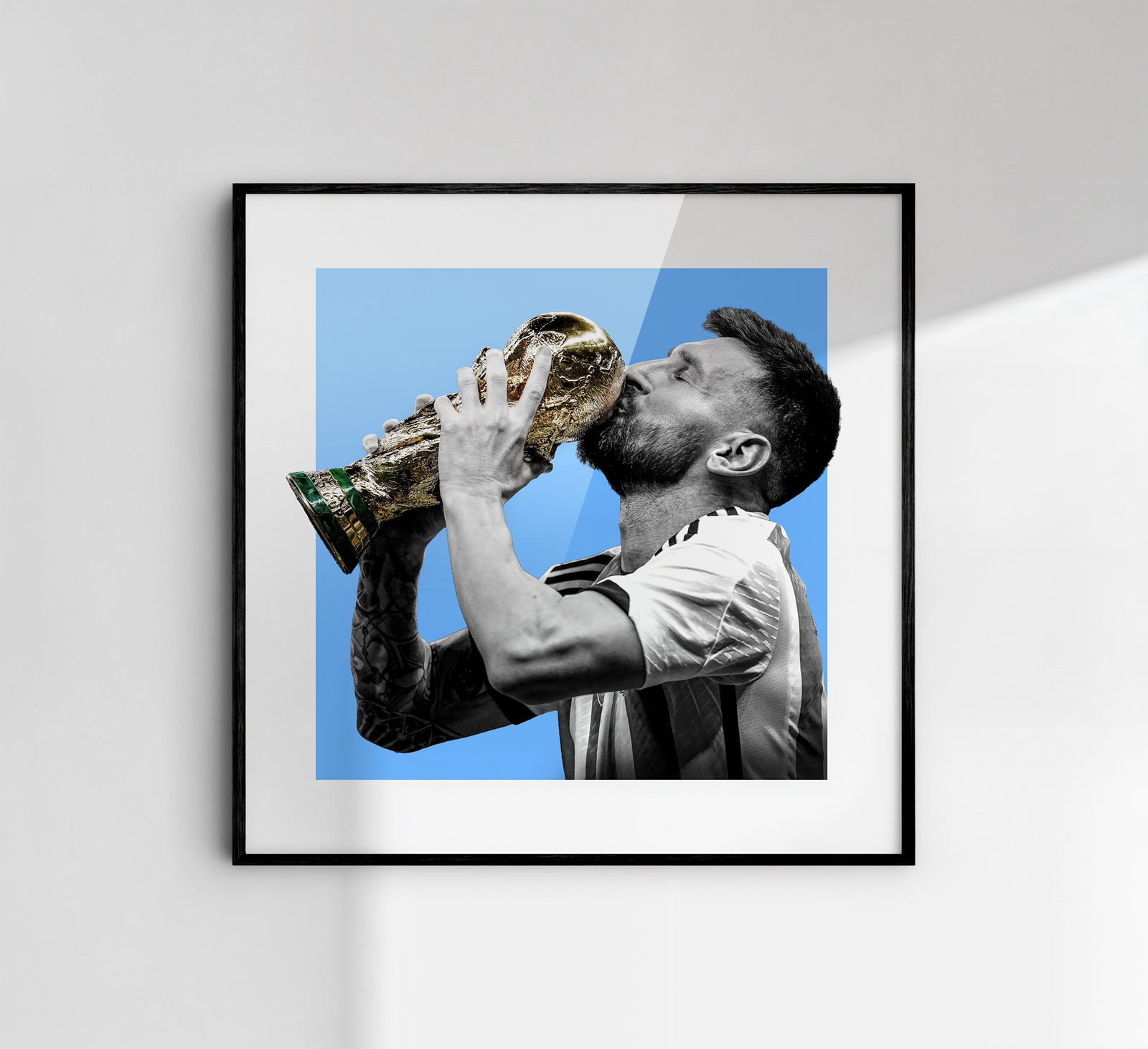 Messi The Kiss