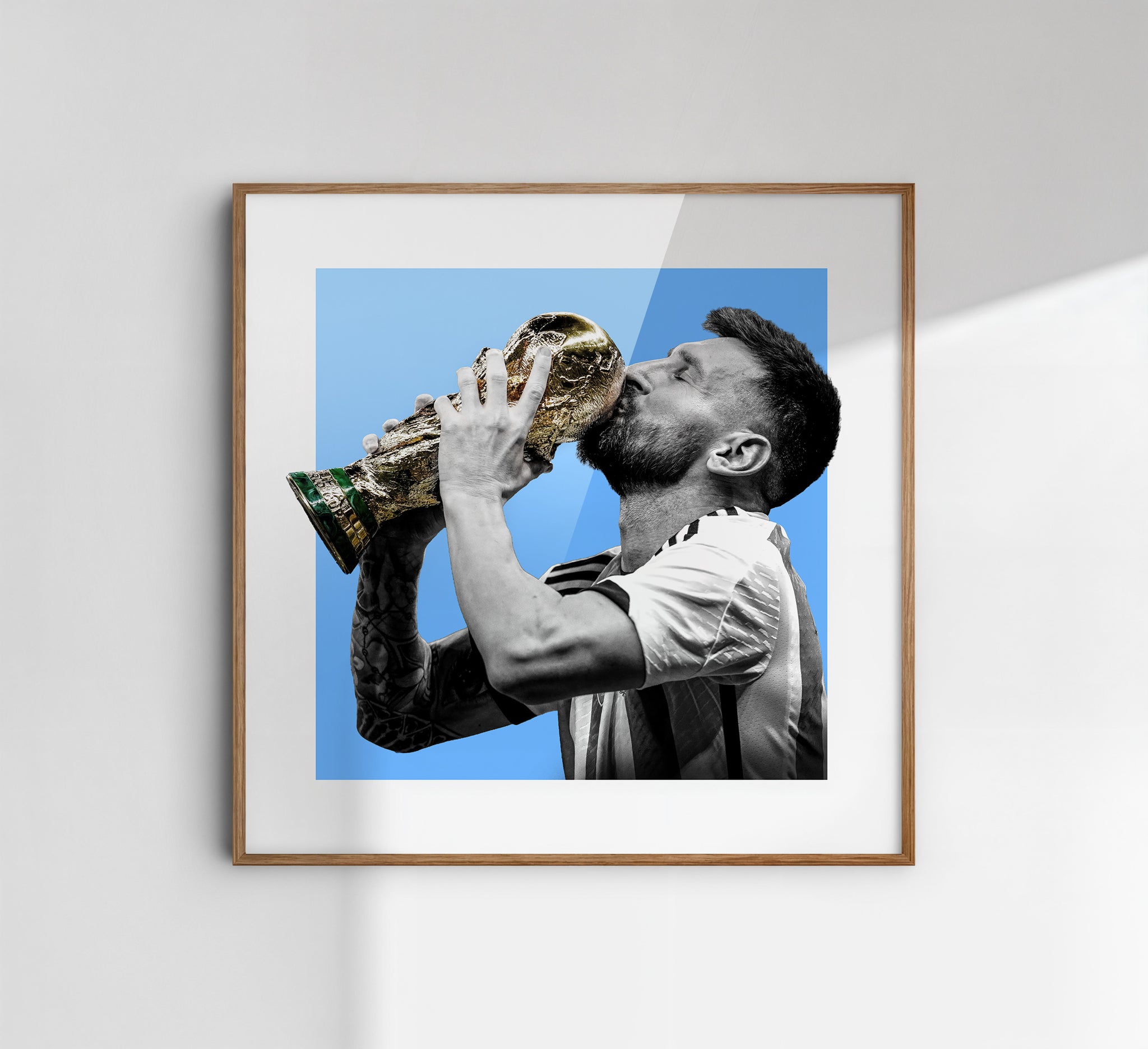 Messi The Kiss