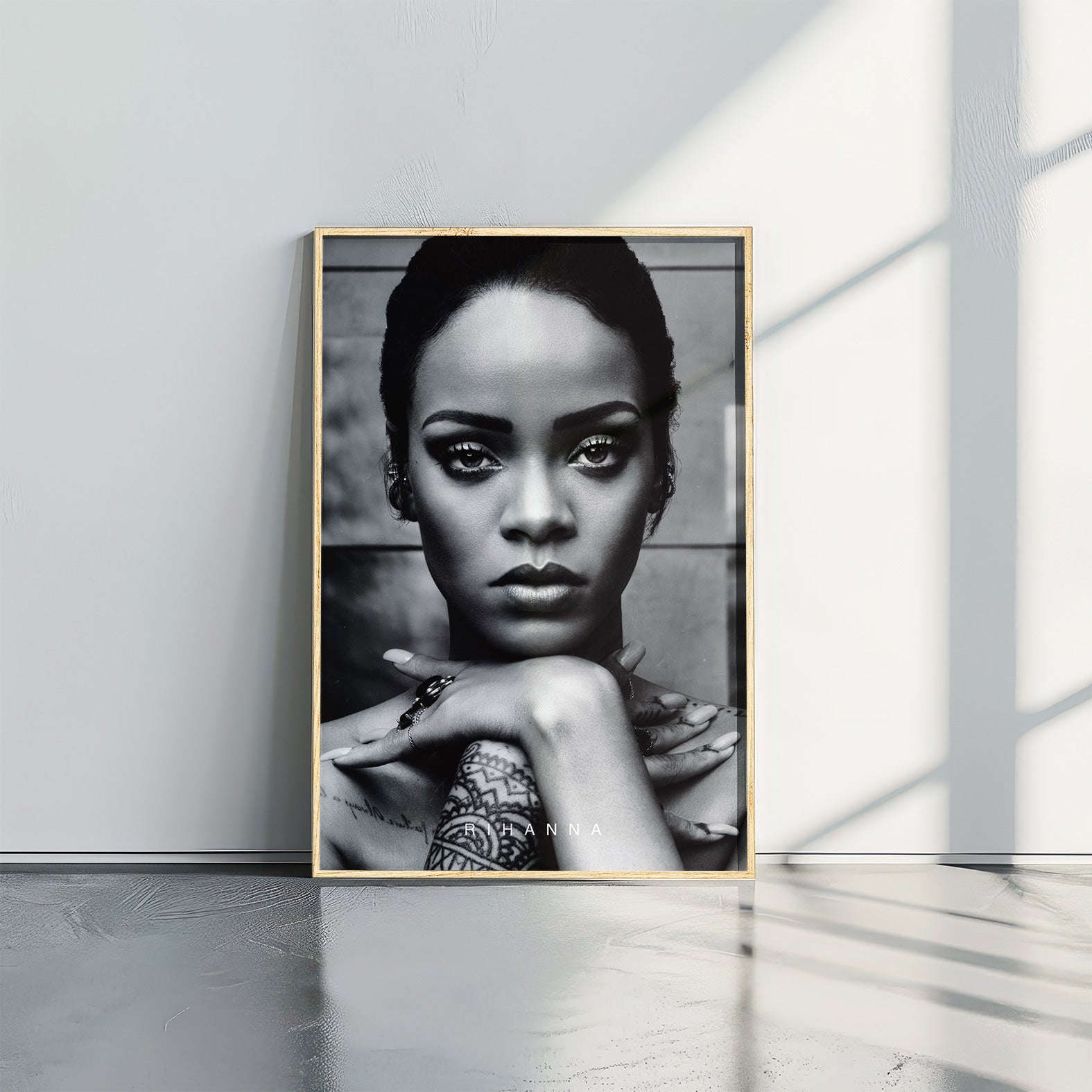 RIHANNA Black & White